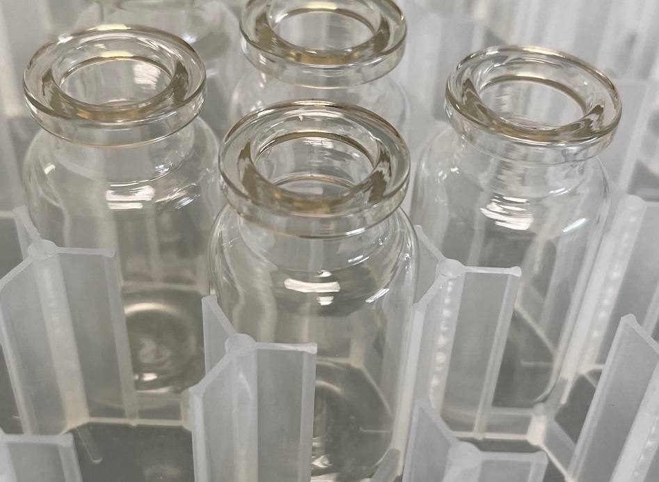 Nested 10ml clear ISO 10R sterile vials in nested alveolar tray for pharmaceutical  packaging and compounding